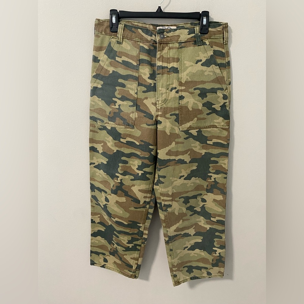 We The Free (Free People) Camouflage Cargo Pants Size 30